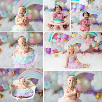 Фон на партита с розови облаци, торта, разделена детски подпори за фотосесия, декор за детска и зряла снимки, балон, на фона на звездите