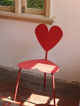 Дизайнерски стол Love Red, изключително прост метал, модерно изкуство, Табуретки Love Shape, Градински столове, Градинска мебел, Ютия за тераси, Изкуство