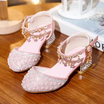 Нови кристални обувки на принцесата за разходка, за малка момичета, детски сандали Baotou с твърда перлената мека подметка.